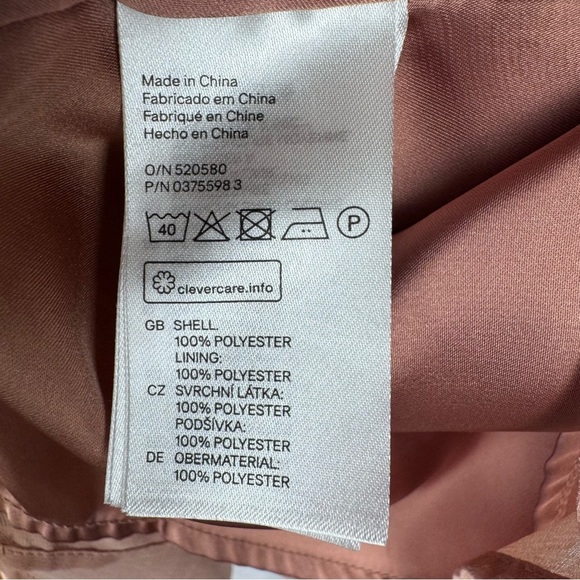 H&M Flowy Ruffles Dress Size 2 V-neck Button front - Picture 7 of 7